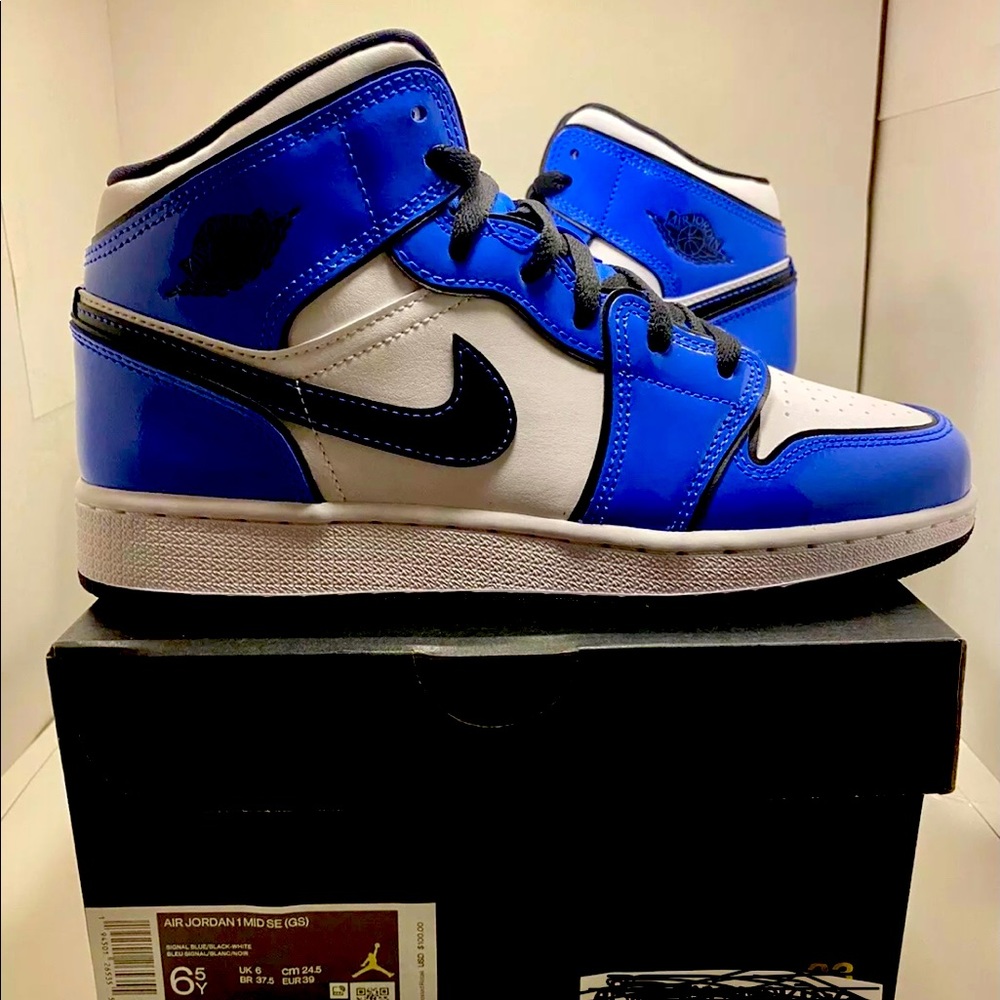 Nike Air Jordan 1 Mid SE GS Signal Blue White